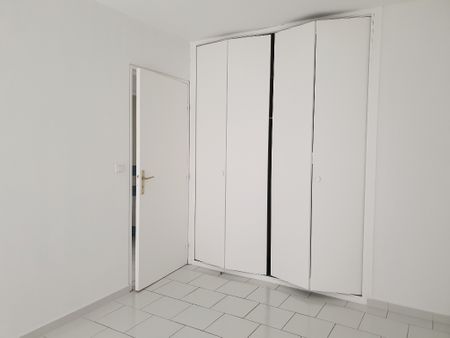 NIMES CIGALE - CONFORTABLE APPARTEMENT T3/4 82M2 AVEC 2 PARKINGS - PISCINE ET TENNIS - Photo 3