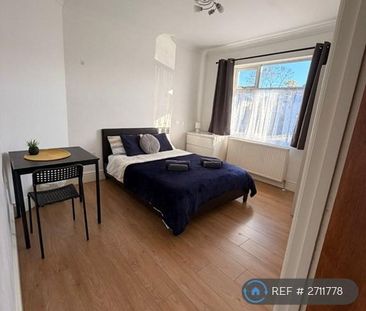 2 bedroom semi-detached house to rent - Photo 6