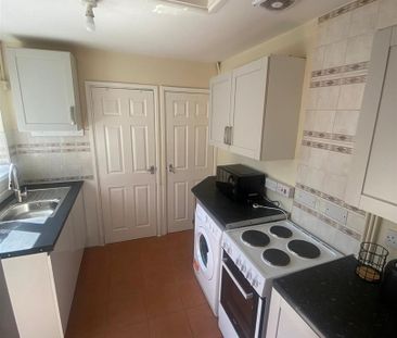 Room For Rent Brook Street, Pontypridd - Photo 3