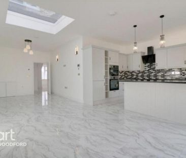 5 bedroom bungalow to rent - Photo 2