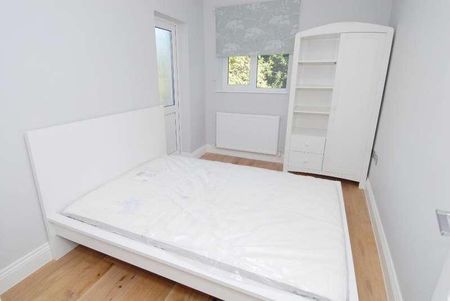 Kingston Road, Wimbledon Chase, SW20 - Photo 3