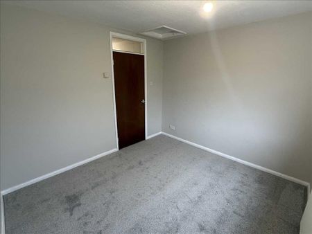 2 bedroom detached bungalow to rent - Photo 2
