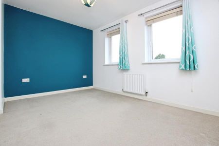 4 bedroom terraced house to rent - Photo 3