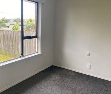 HOUSE FOR RENT IN MT ROSKILL - Photo 4