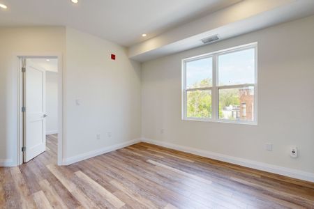 For Lease - 254 Armadale Avenue Unit# #5, Toronto, Ontario - Photo 3