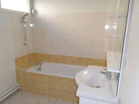 Location Appartement 2 pièces 48m² ANGOULEME 16000 - Photo 4