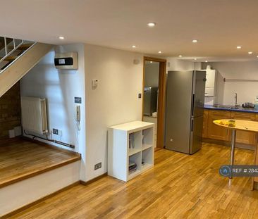 Studio to rent - Photo 4