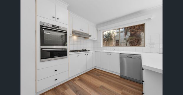 FOUR BEDROOM HOME – SPACIOUS LIVING – QUIET COURT LOCATION - Photo 1