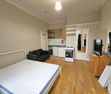 Studio to rent - Photo 2