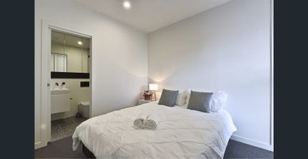 Convenient and comfortable apartment @ Luma Windsor - Photo 2
