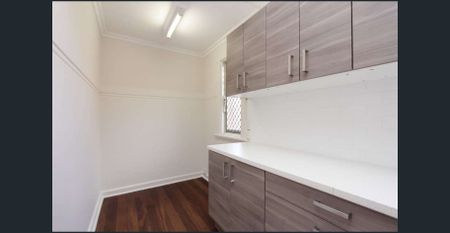 Inner City Living ! - Photo 5