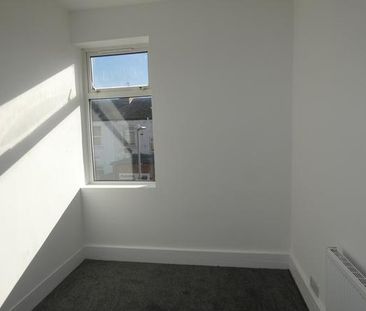 2 bedroom property to rent - Photo 1