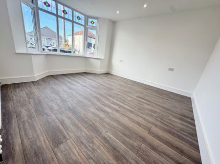 Mavis Road, Bournemouth - Photo 2