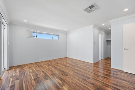 Three Bedroom Family Home - Photo 4