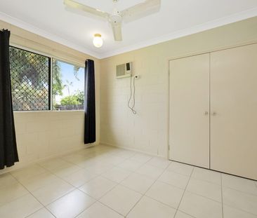 WOODLANDS GARDENS ESTATE - WELL MAINTAINED HOME - Photo 2