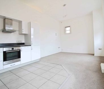 The Old School Euclid Street, Swindon, Swindon, SN1 - Photo 4