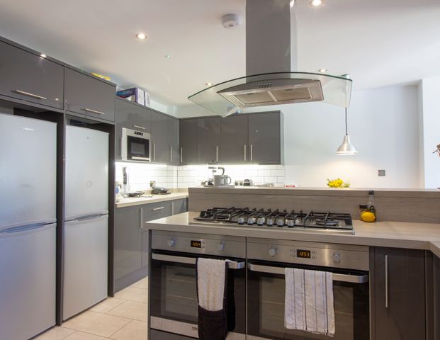 Lismore Close - Photo 1