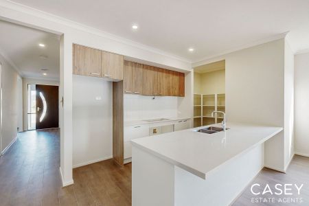 14 Bolshoi Boulevard, Clyde North - Photo 5