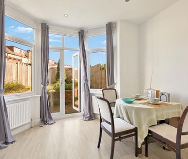 Short Flexi Stay 2-Bed House Dallas Road NW9 - Photo 4