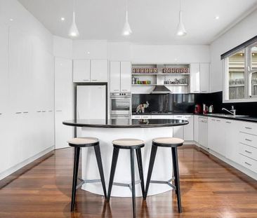 8 Austin Street, Newtown - Photo 2