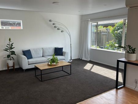 Fully Furnished, Newly Renovated 3 Bedroom - Photo 5