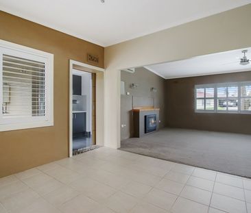 SPACIOUS FAMILY HOME WITH ADDED SELF-CONTAINED UNIT - Photo 6