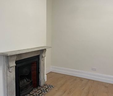 2 Bed Flat, Trinity Road, N2 - Photo 3