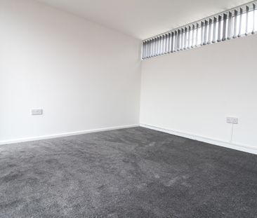 Bloxwich Rd, Leamore, Walsall, WS3 - Photo 6