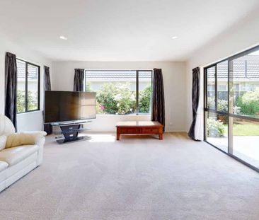 Location, Convenience And Space! - Photo 3