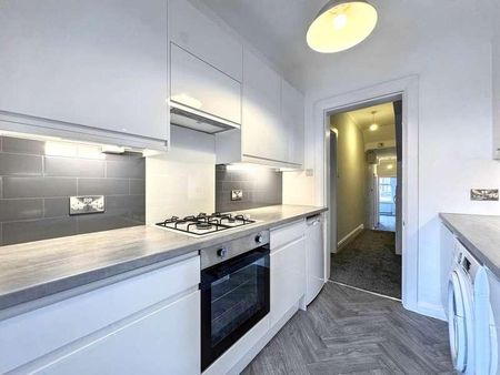 Bank Chambers, Penn Hill, Bh, Fully Refurbished Apartment, BH14 - Photo 3