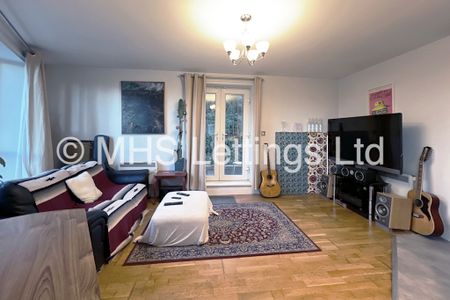 2 Bedroom Apartment for rent in Shire Oak Road - Photo 2