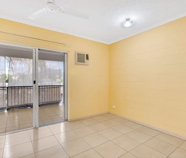 TWO BEDROOM UNIT - CLOSE TO LOCAL SHOPS AND SCHOOLS - Photo 6