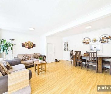 Plymouth Avenue, Woodley, Reading, Berkshire, RG5 - Photo 1