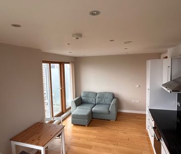 1 Bed Flat, Altyre Road, CR0 - Photo 1