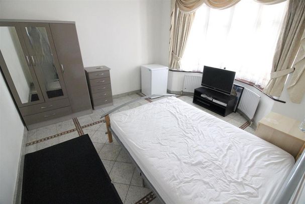 1 bedroom in a house share to rent - Photo 1