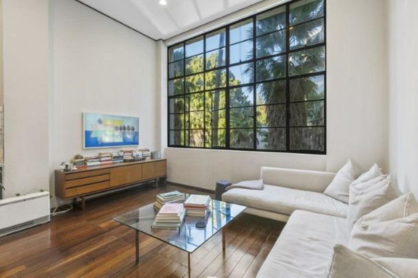 Beautifully Presented Character Apartment - Photo 1