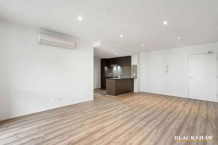Belconnen Town Centre apartment - Photo 5
