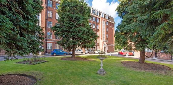 2 bedroom flat in Heathfield Terrace - Photo 2