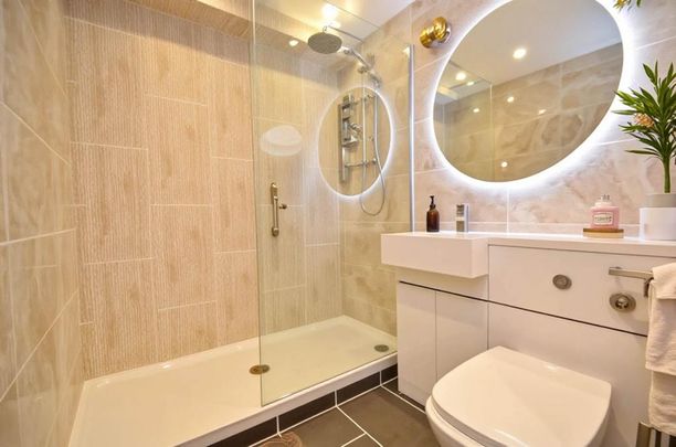 3 bedroom flat to rent - Photo 1