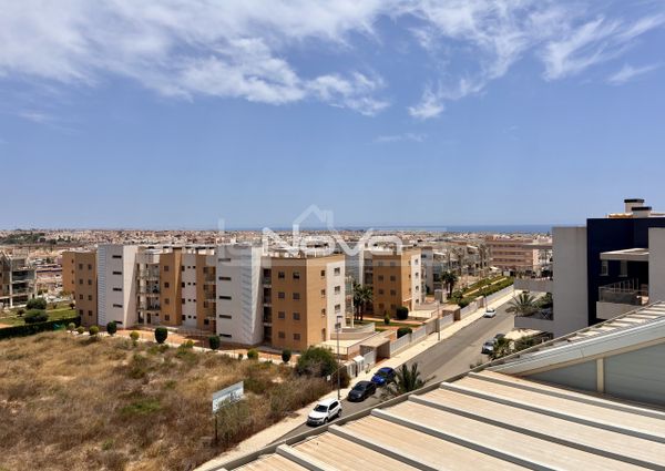 Comfortable 3 bedroom penthouse in Green Hills urbanizat