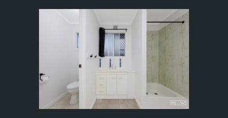 Fully Furnished 2 Bed Unit - Internet & Water Included! - Photo 4