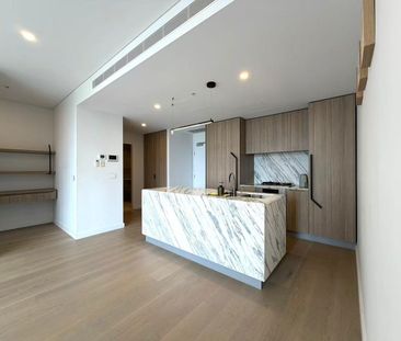 Bright & Spacious Northeast-Facing Apartment with Garden Views - Photo 5