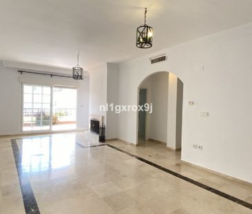 2 Bedroom Apartment For Rent in Nueva Andalucía, Málaga - Photo 6