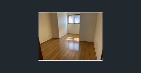 Young and Modern Spacious 3 Bedrooms Brick Townhous 180M2 In Perfect Location - Photo 3