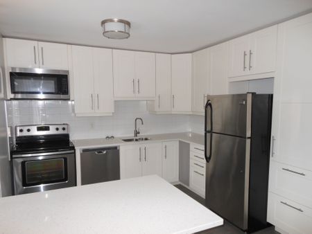 For Lease - 2 Laurie Court, Kanata, Ontario - Photo 3