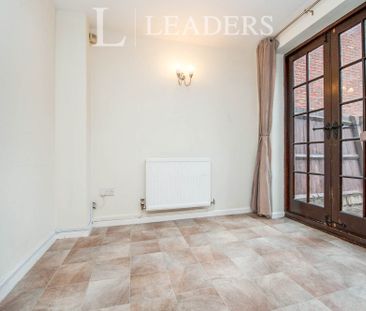 2 bedroom house to rent Haycroft Close, Bishops Cleeve, Cheltenham,... - Photo 2