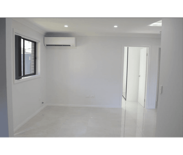 1/5 Skyline Street, Greenacre, NSW 2190 - Photo 4