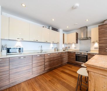 Flat to rent - Boyson Road, London, SE17 - Photo 5