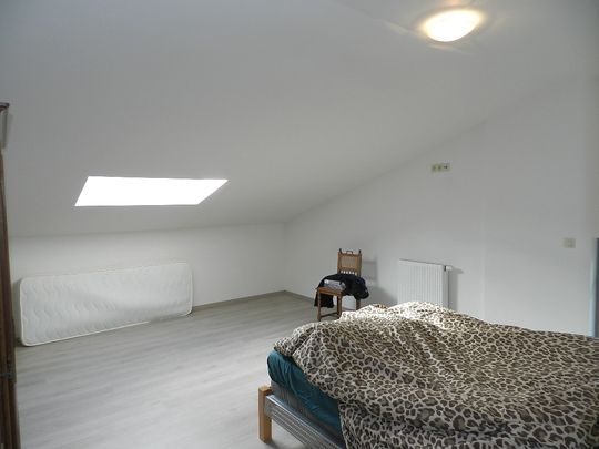 Woning met 2 slaapkamers en inpandige garage + terras ☀️🚗 - Photo 1