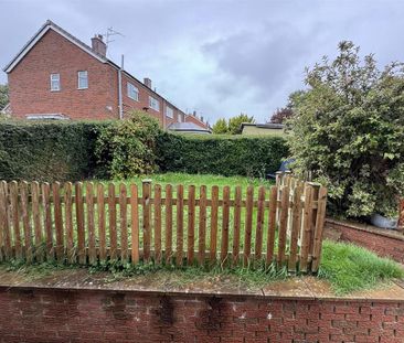 3 bedroom semi-detached house to rent - Photo 6
